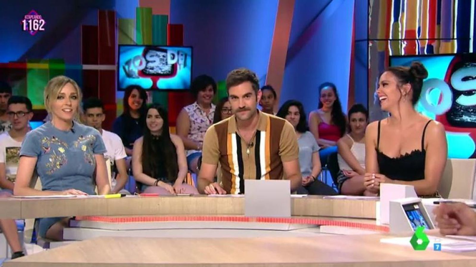 Simón, con Jon Plazaola y Cristina Pedroche, en el plató de 'Zapeando'.