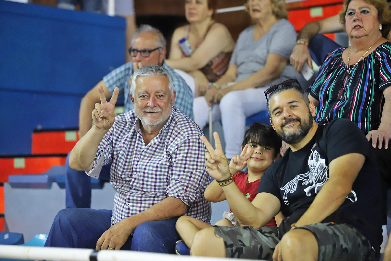 Ambiente en el Andrés Estrada en el encuentro Pajarraco CB Santfeliueng vs Ciudad de Huelva.