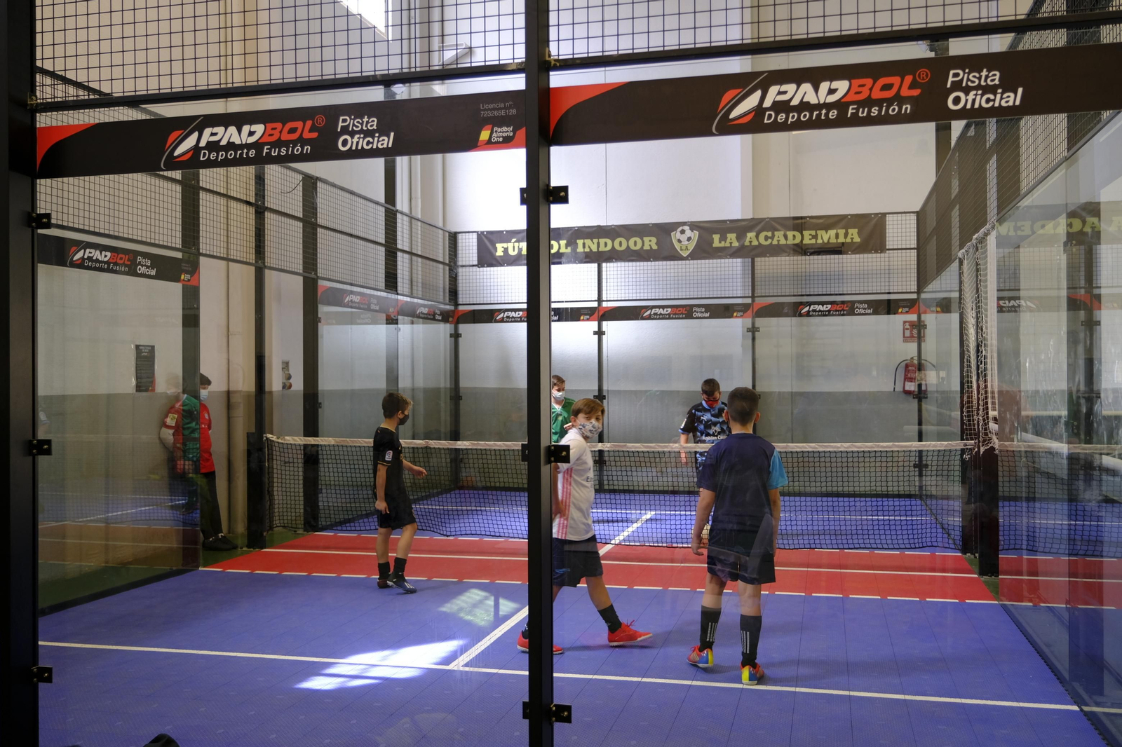 Fotogalería de los campus de Sporting Almería y Fútbol Indoor La Academia.