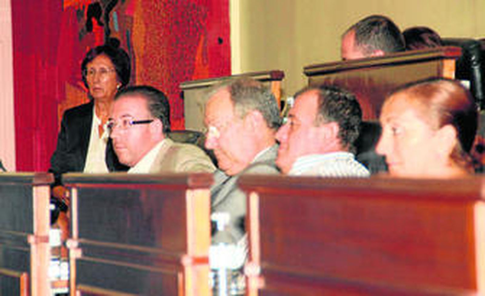 Los diputados socialistas. A la izquierda, el portavoz del grupo y alcalde de Aracena Manuel Guerra.