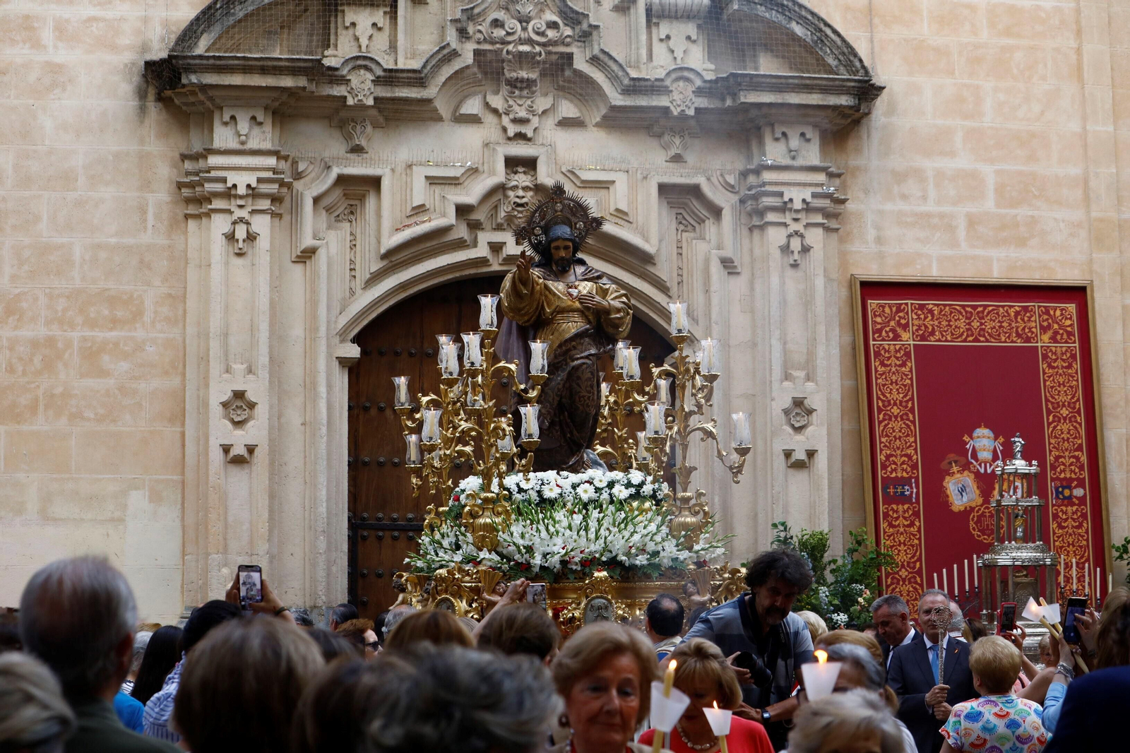 La procesión del Sagrado Corazón de Jesús en Córdoba, en imágenes