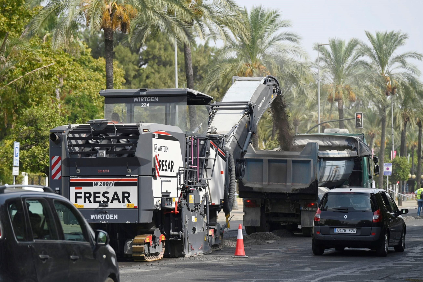 Obras de reasfaltado en la avenida de la Victoria