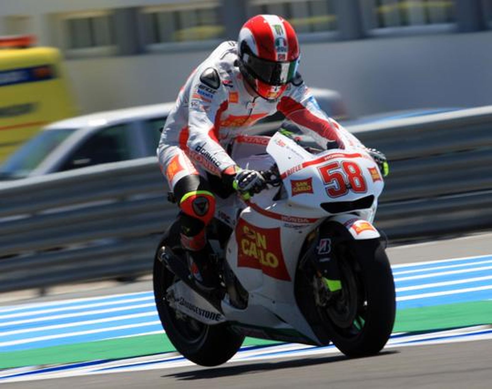 Tamizawa impide el pleno español en los entrenamientos oficiales del Gran Premio de España de Motociclismo, con ´poles´ para Pedrosa en MotoGP y Márquez en 125cc

Foto: Juan Carlos Toro/ Manuel Aranda