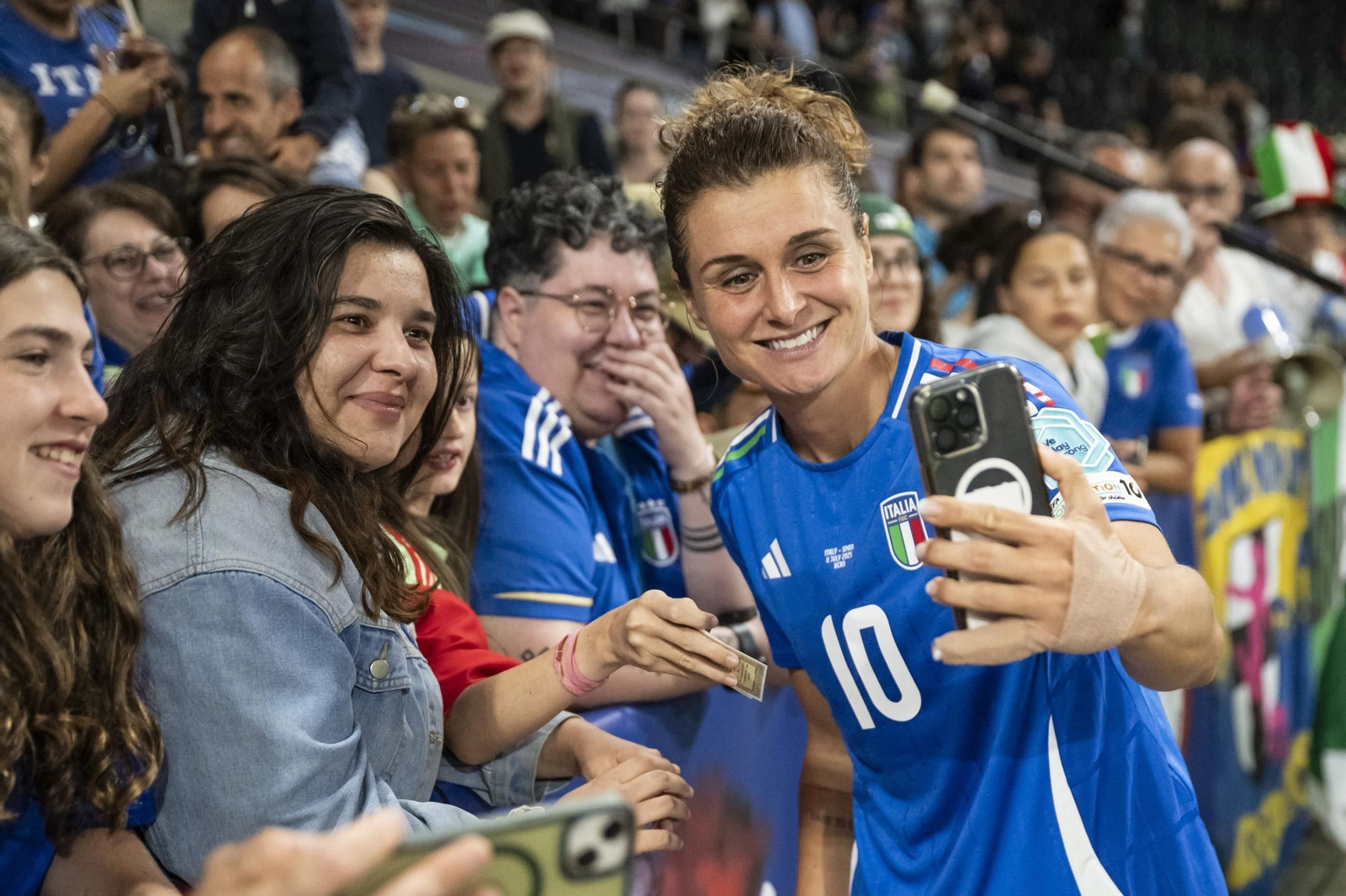 Las fotos del Italia - España de la Eurocopa femenina