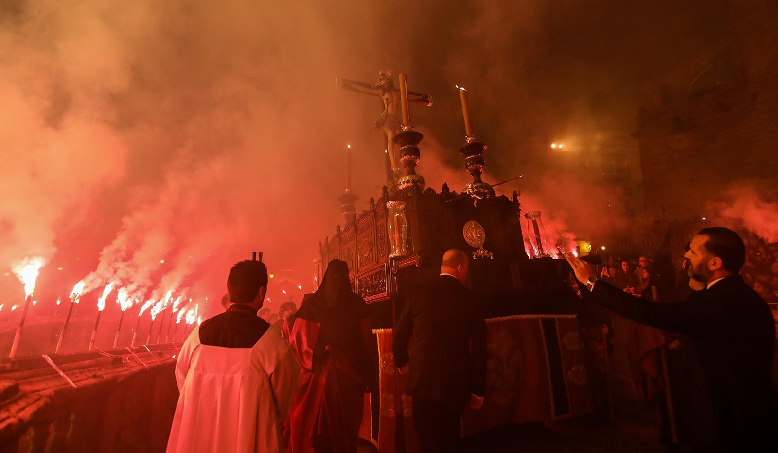 Espectacular recogida de la hermandad de La Viga en la catedral