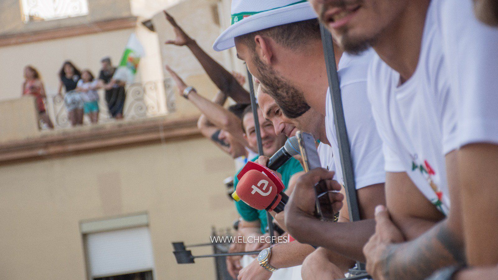 El almeriense habló desde el balcón del ayuntamiento durante los actos de celebración