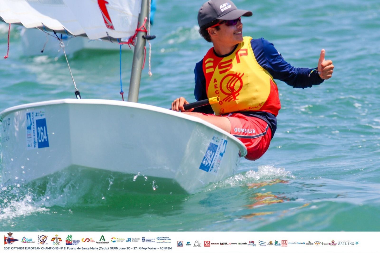 Pulgar arriba de Xavier García Olle para celebrar su título europeo.