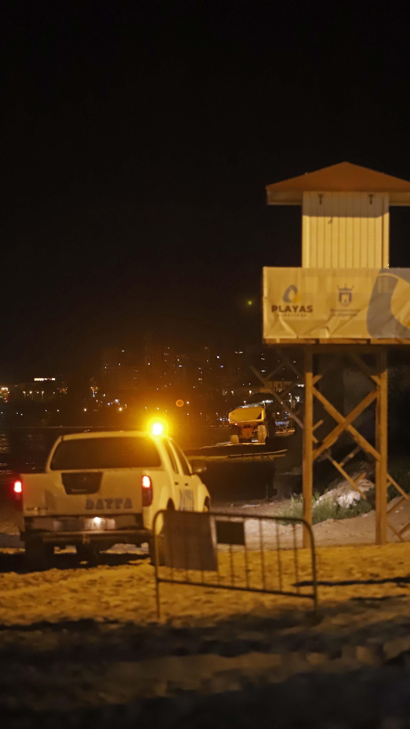 Fotos del trasvase de arena en El Rinconcillo