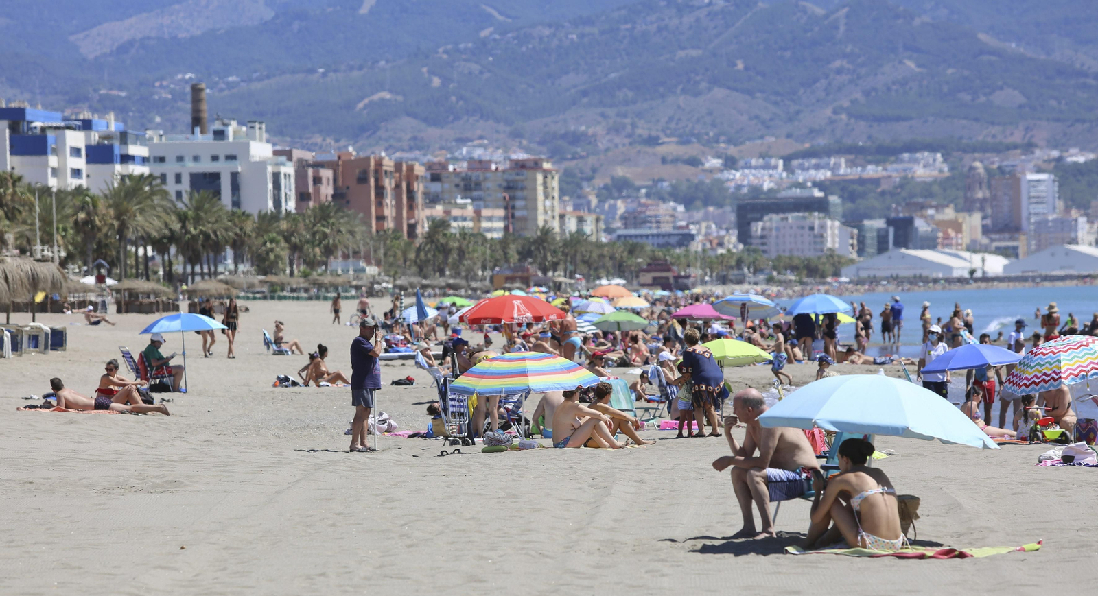 Fotos de la playa en Málaga, donde escapar del calor