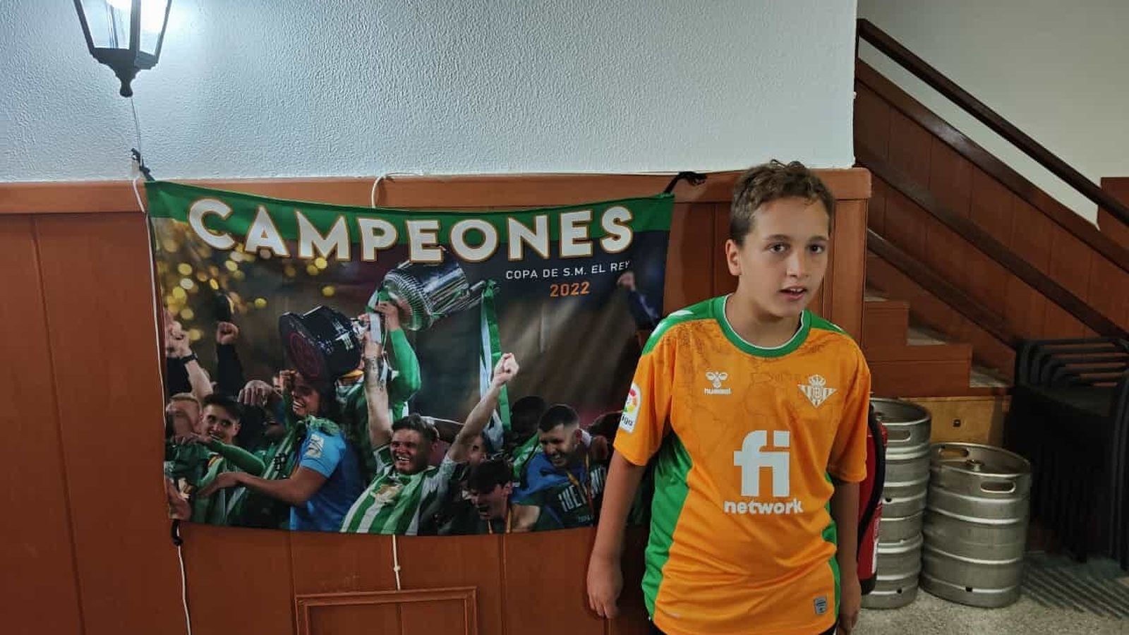 Alejandro animando al Betis en la final de la Copa del Rey de 2022/M.G.