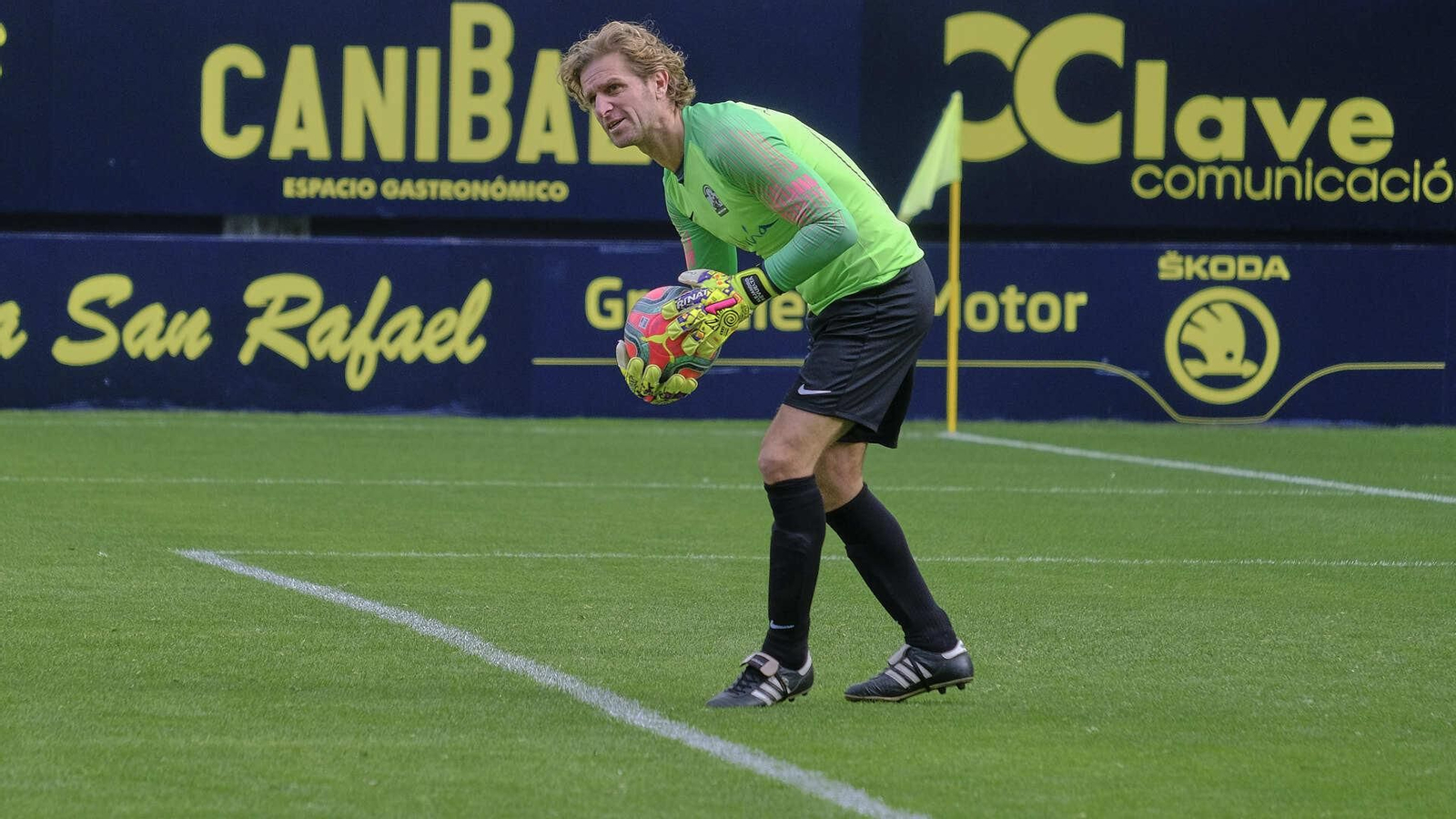Partido de fútbol a beneficio de la Asociación de Reyes Magos en Carranza