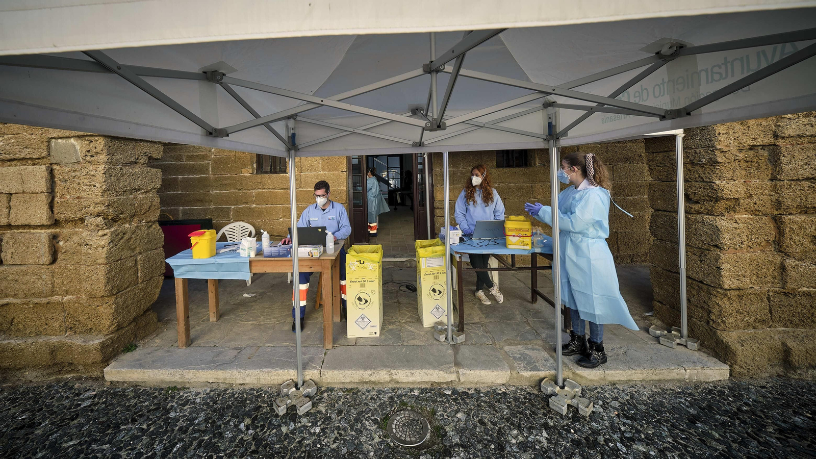 Primeros gaditanos mayores de 80 años, no ingresados en residencias de mayores, que han recibido la vacuna contra el Covid-19