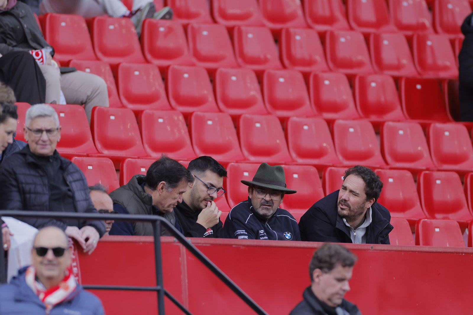 Búscate en las fotos del Sevilla - Girona