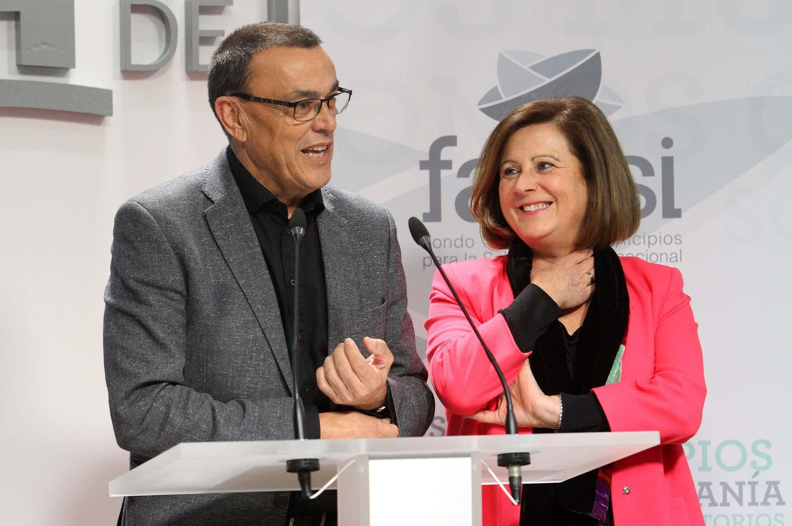 Ignacio Caraballo y María José Sánchez Rubio, en la comparecencia de ayer en Huelva.