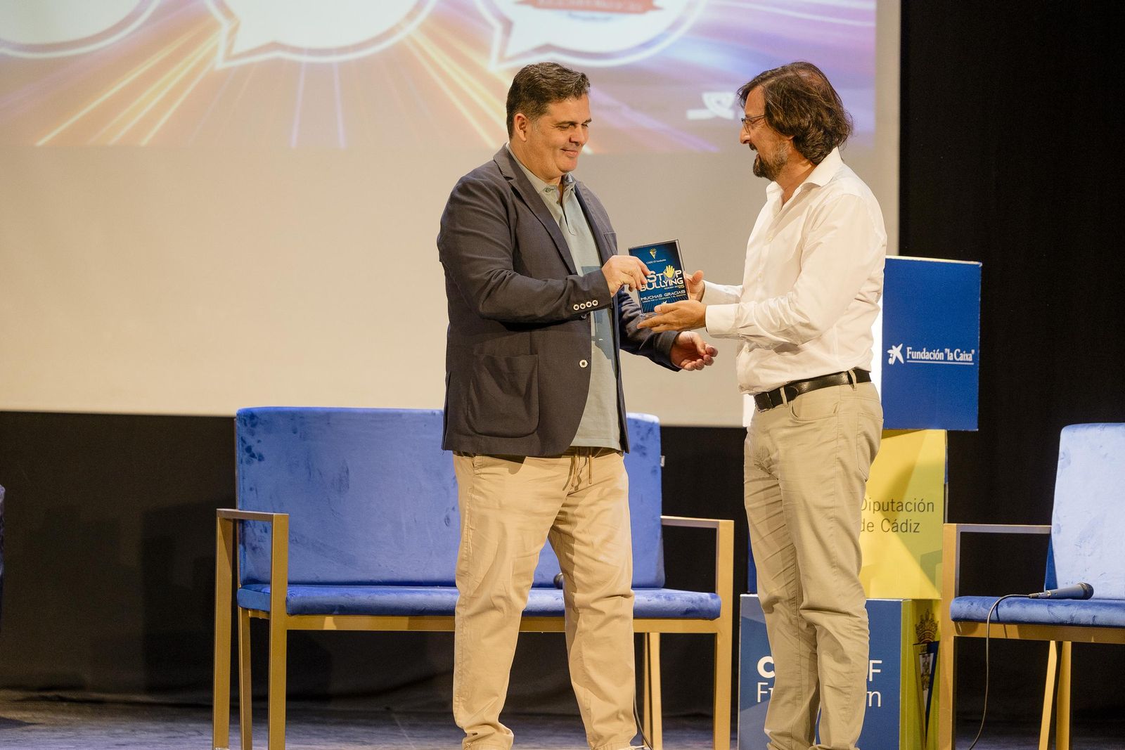 Las imágenes del acto de entrega de reconocimientos de Stop Bullying, iniciativa de la Fundación del Cádiz.