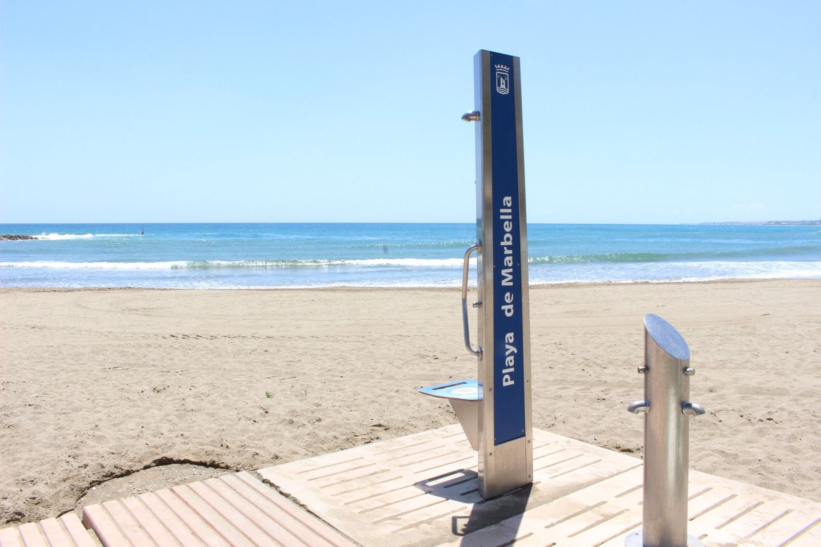 La playa de la Fontanilla en Marbella en el camino hacia la fase 2 de la desescalada