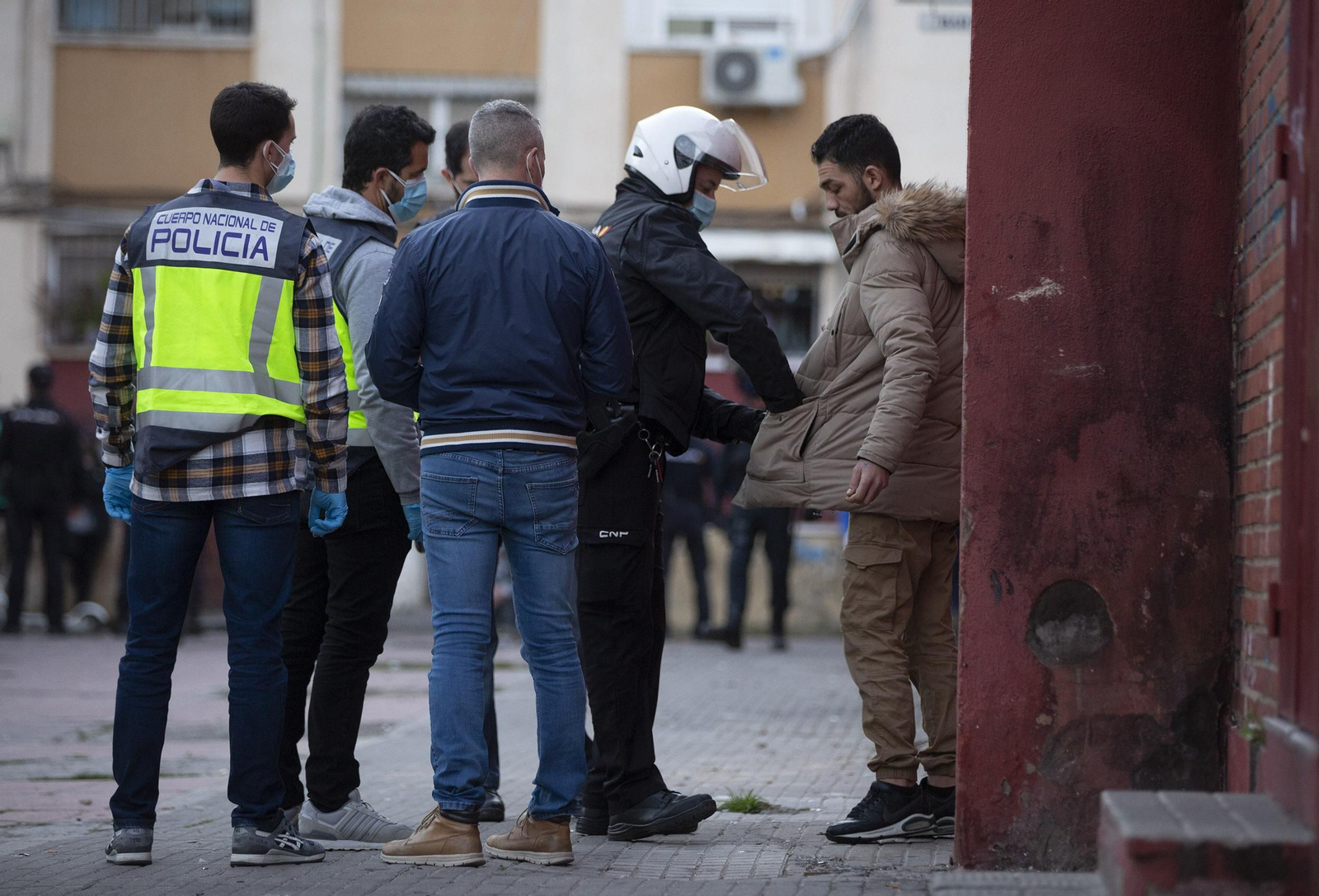 La redada de la Policía Nacional en el Polígono Norte de Sevilla, en imágenes
