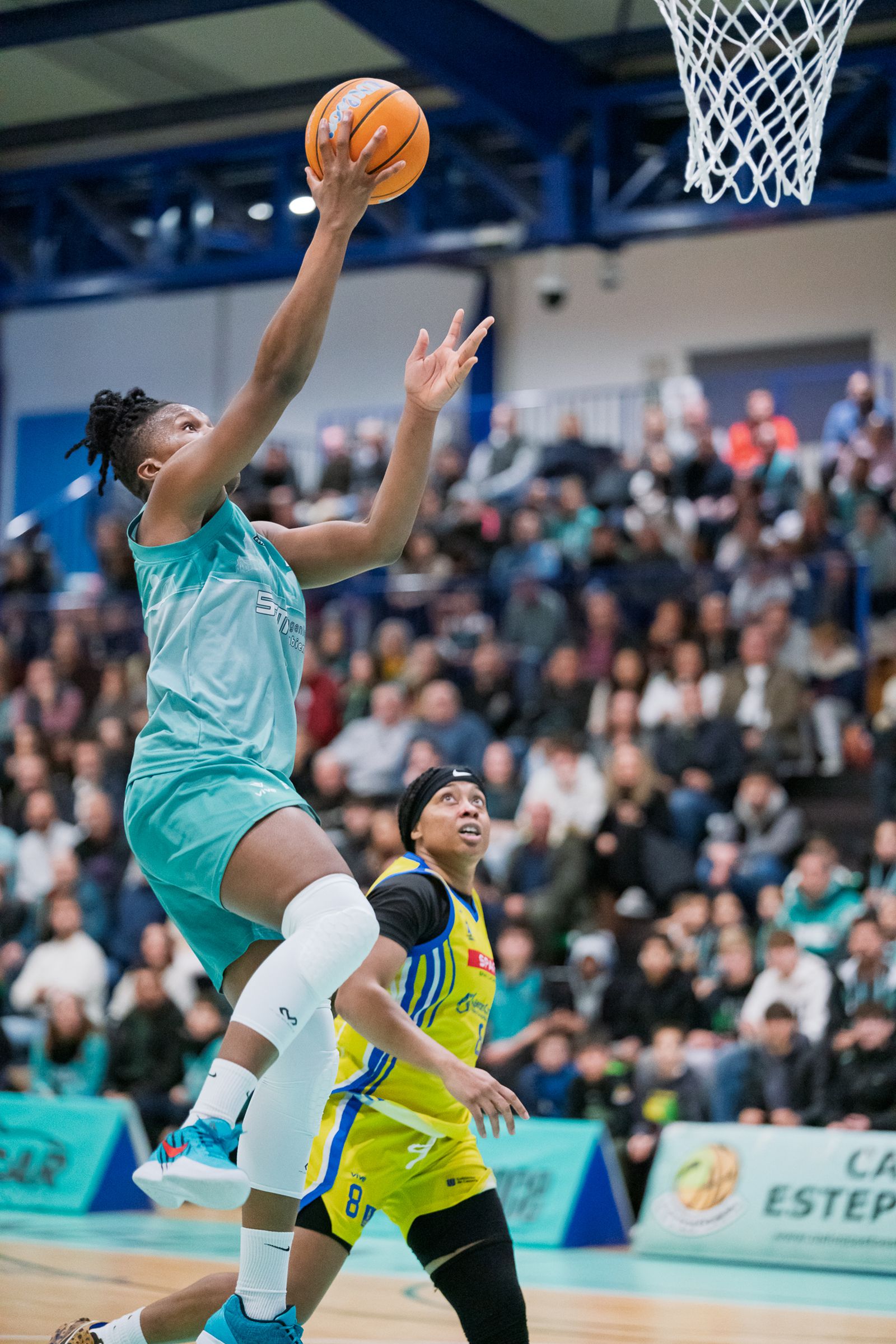 Esencial victoria del CAB Estepona ante el Spar Gran Canaria (80-64)