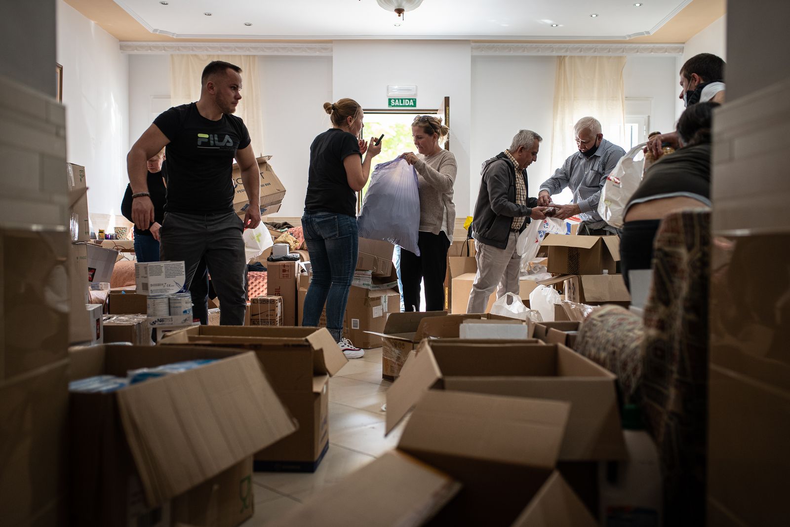 Recogida de recursos de primera necesidad en la Parroquia de los Santos Cirilo y Metodio.