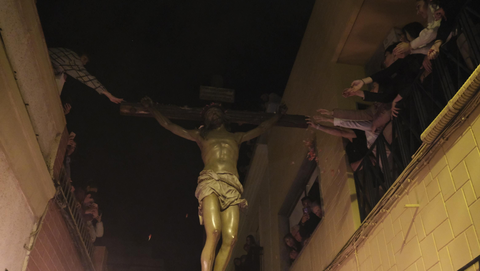 Procesión del Perdón en Almería, en imágenes
