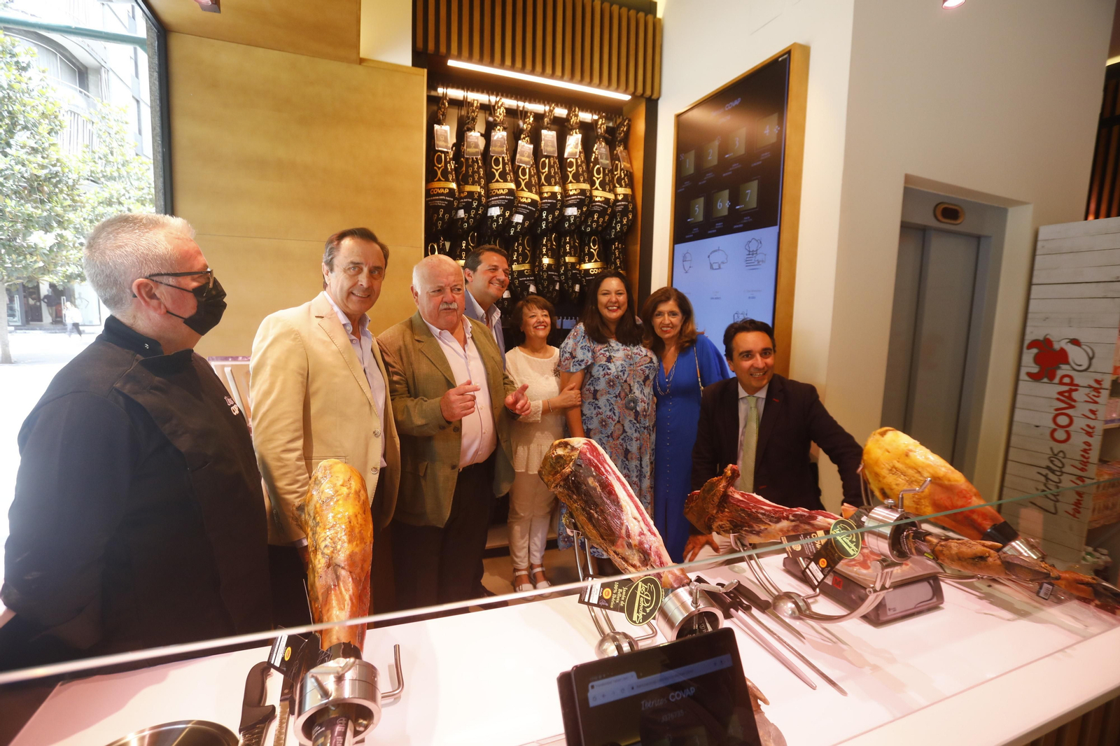 La inauguración de D'Tapas, de Covap, en Córdoba, en imágenes