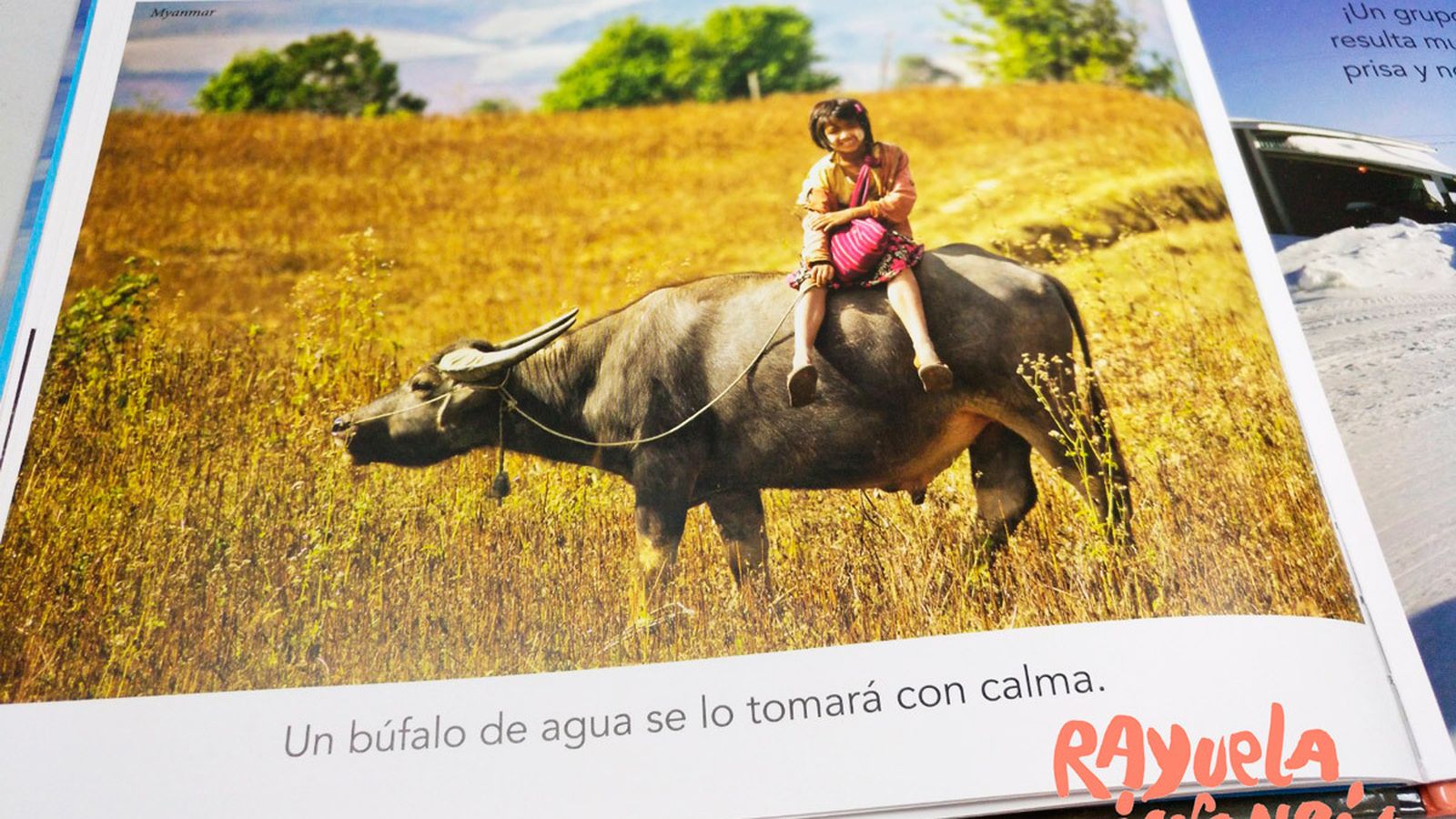 'De camino a la escuela'.