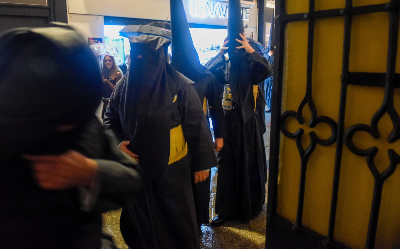 Las imágenes de la Hermandad de El Amor en la Semana Santa de Sevilla 2024