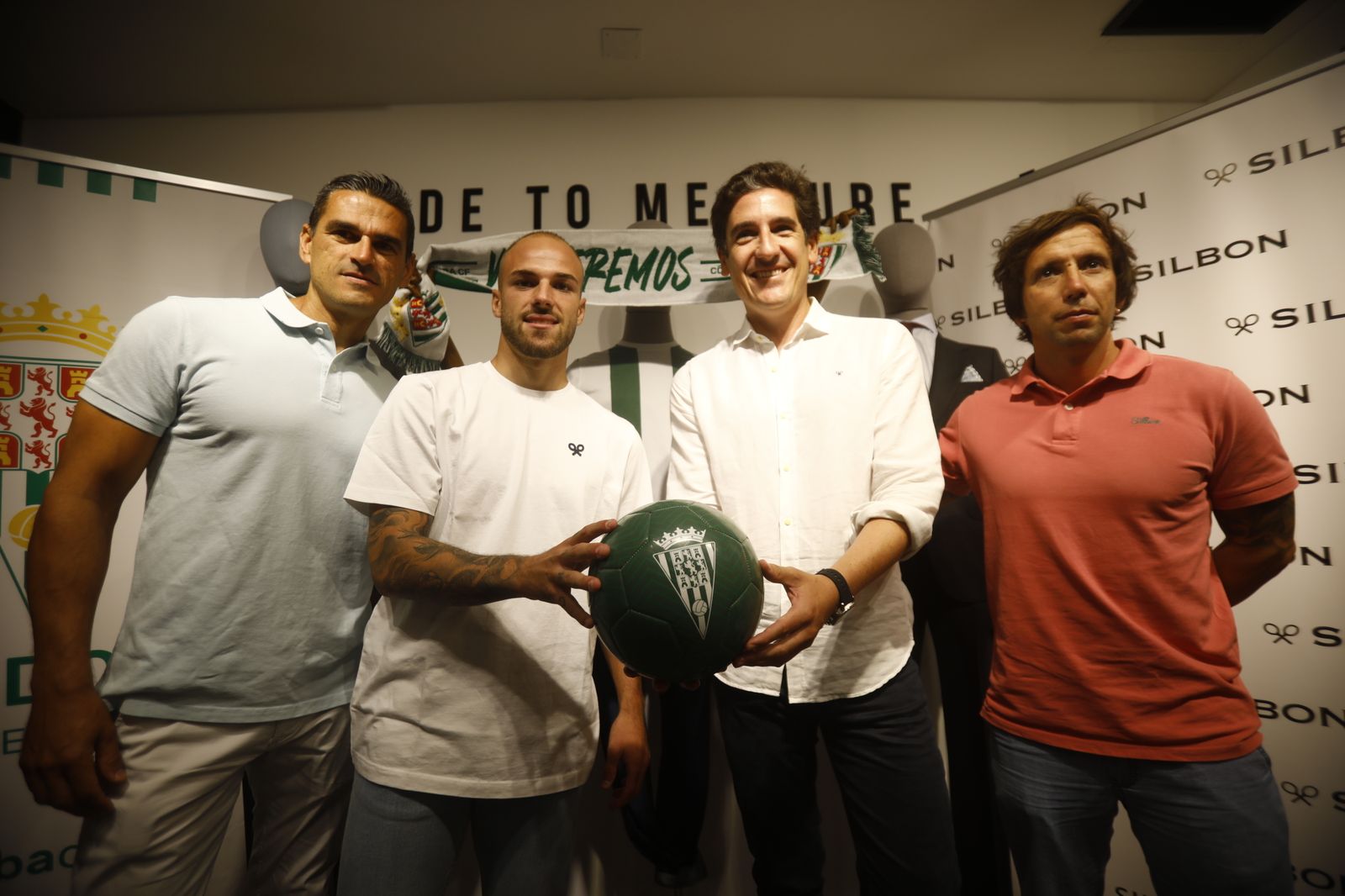 Las imágenes de la presentación de Sergio Benito con el Córdoba CF