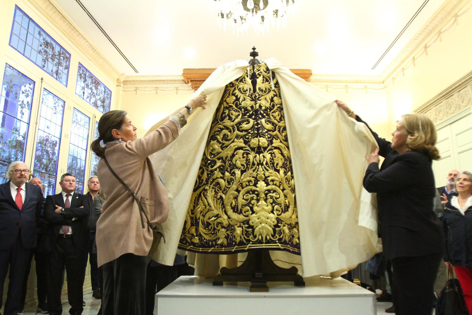 Presentación de la nueva túnica del Nazareno