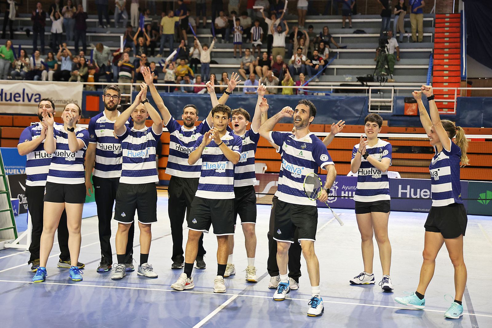 Imágenes de la final de liga de bádminton entre el IES La Orden y La RInconada