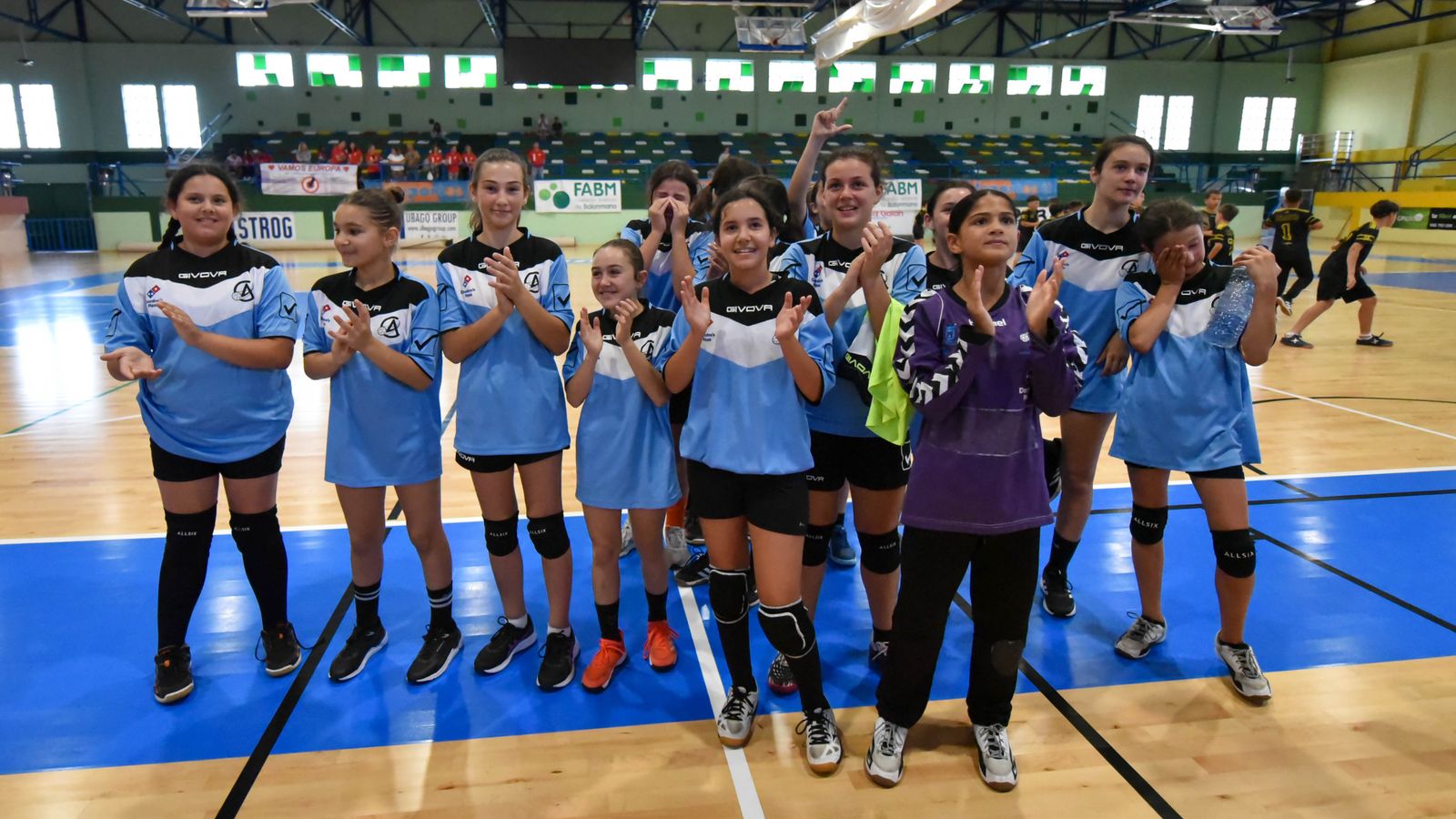 Las fotos de la segunda jornada del Cadeba de balonmano alevín de La Línea