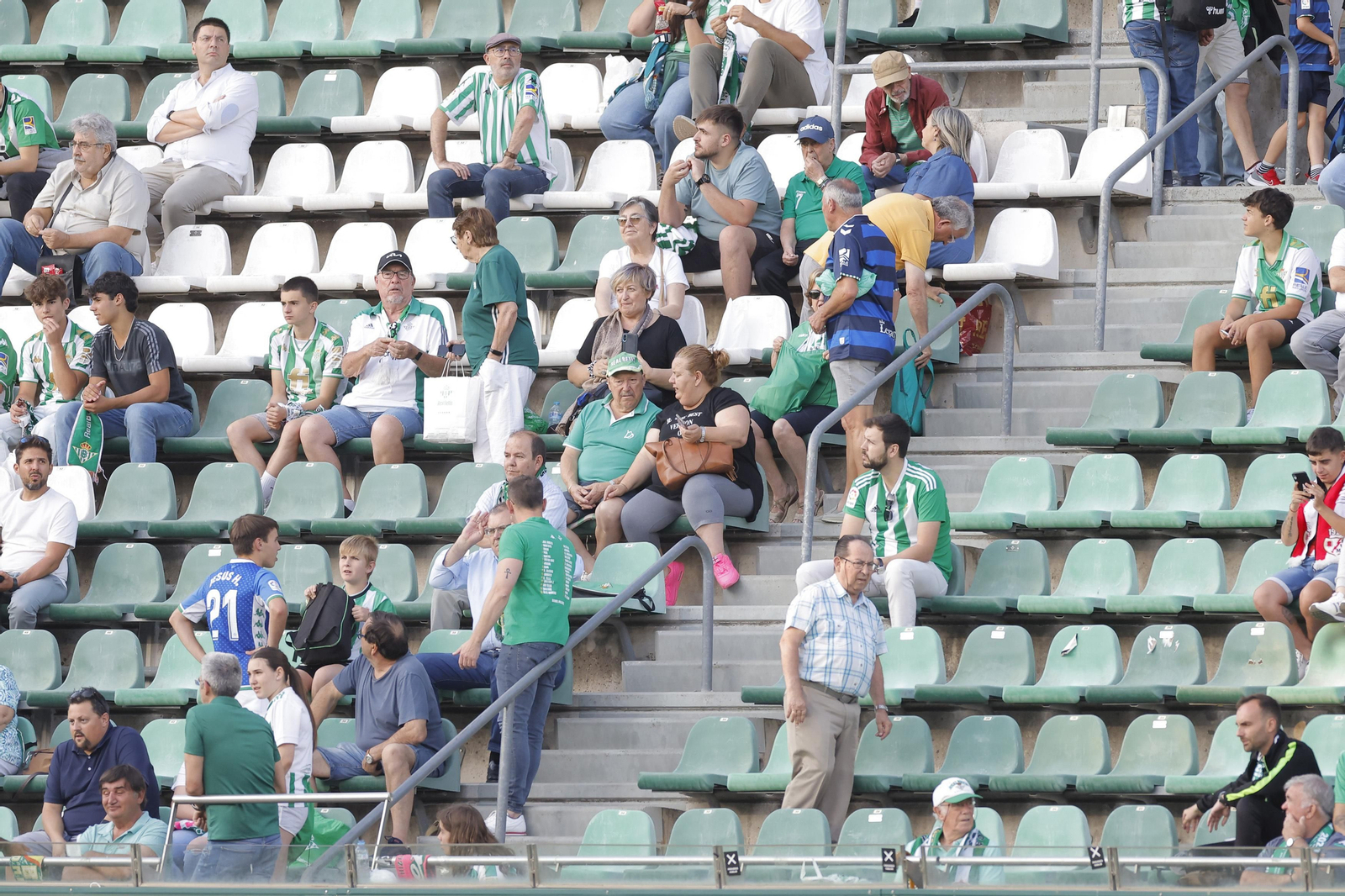 Búscate en las fotos del Betis-Rayo