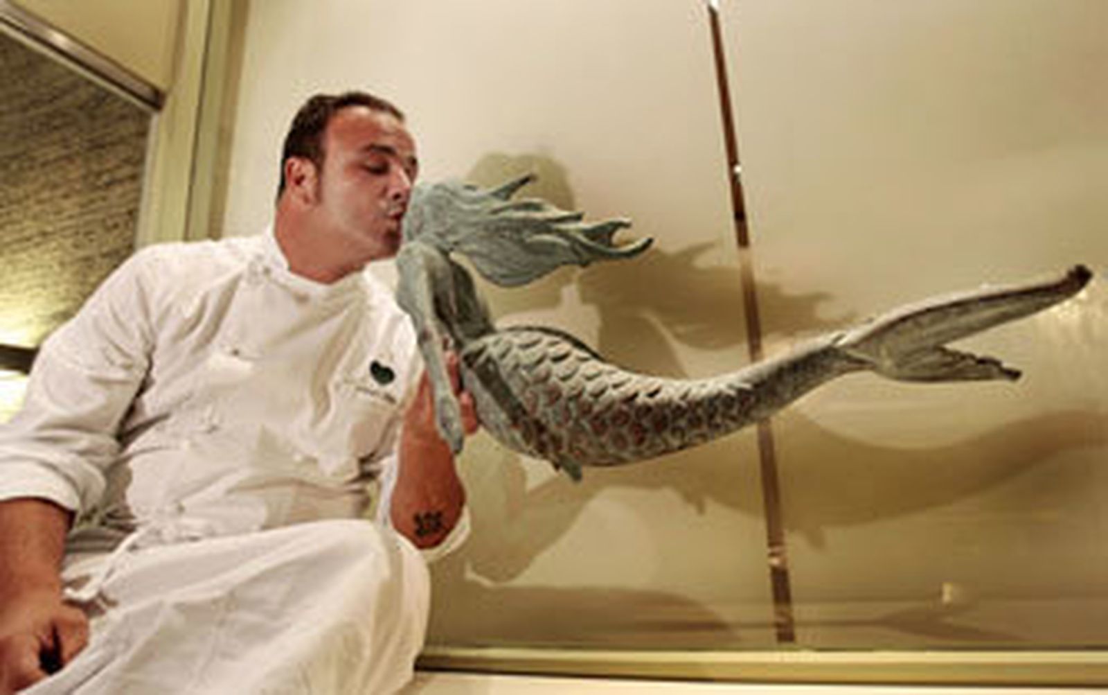 Ángel León, fotografiado en su restaurante de El Puerto./Fito Carreto