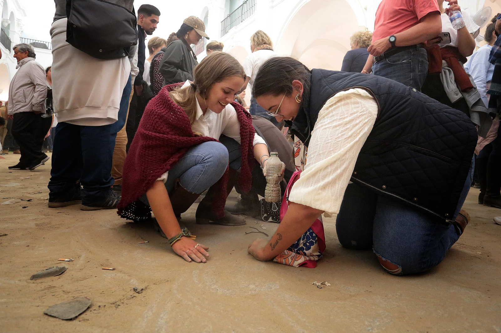 El Rocío 2023: Salto a la reja y procesión de la Virgen del Rocío en imágenes