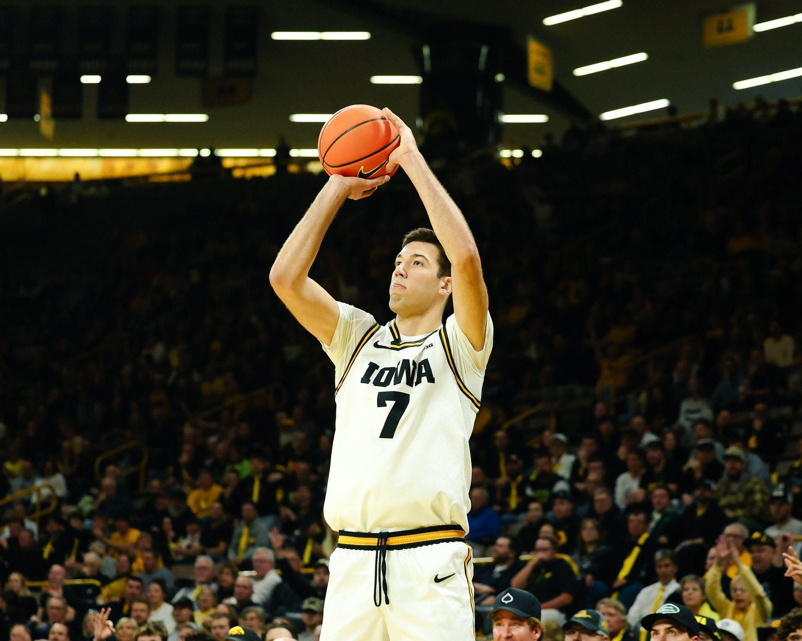 Buen arranque de Álvaro Folgueiras en la NCAA con Iowa