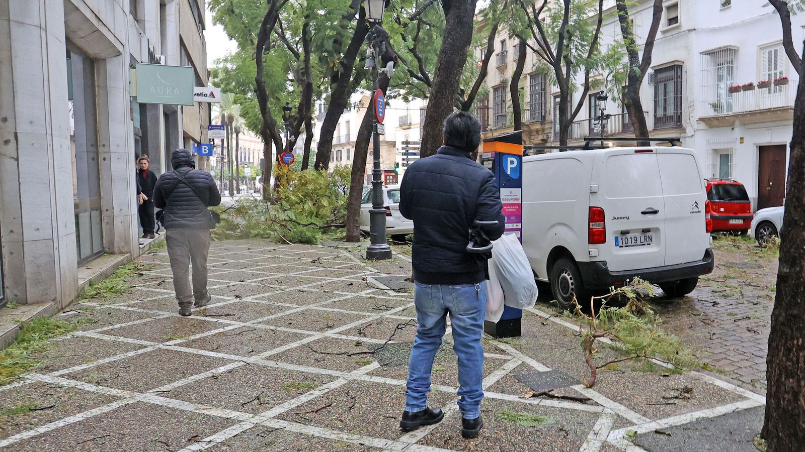 Imágenes del paso de la borrasca Kristin por el centro de Jerez