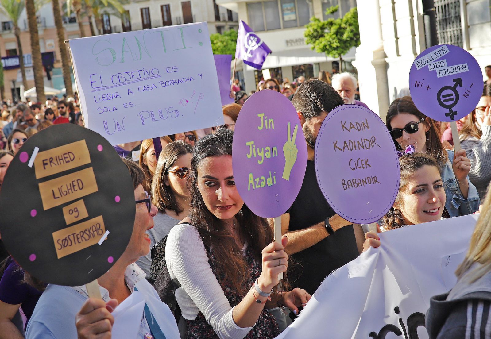 Imágenes de la manifestación 8M en Jerez