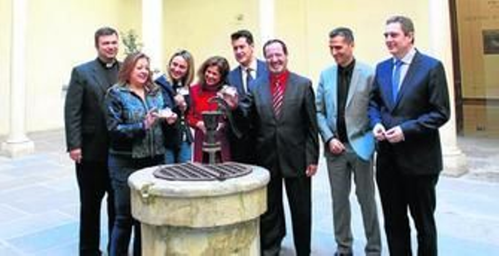 Todos los responsables de la puesta en marcha del bono turístico, ayer en la Curia.