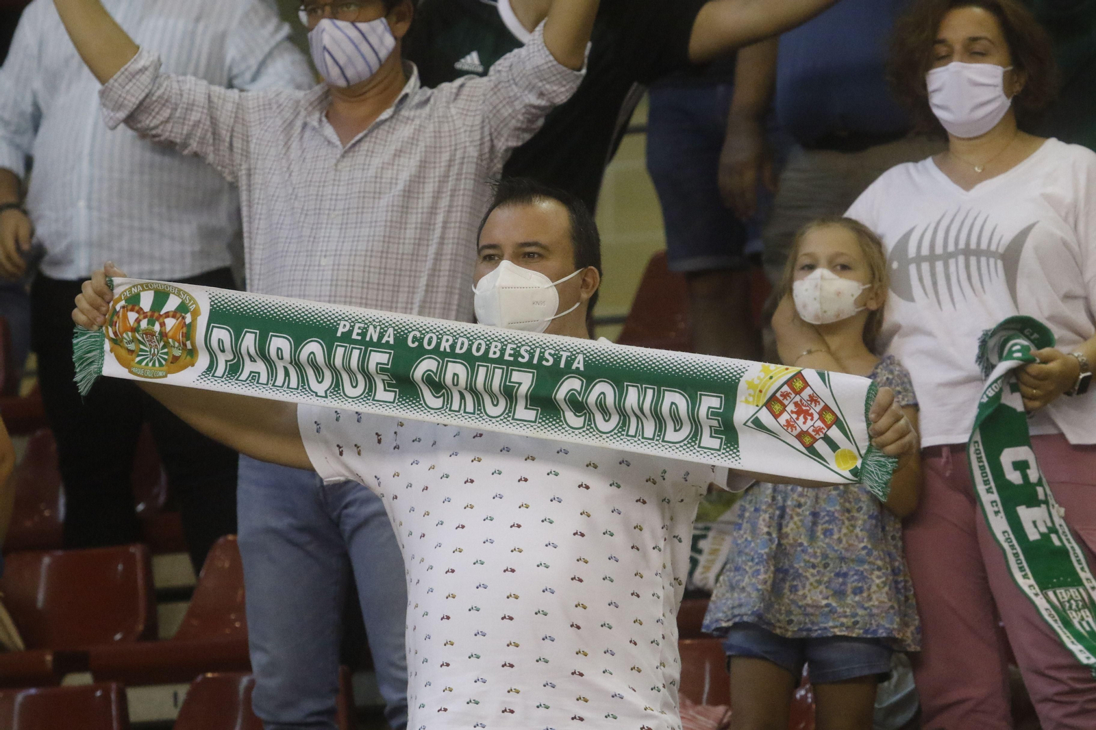 Las fotos del estreno liguero del Córdoba Futsal ante el Burela