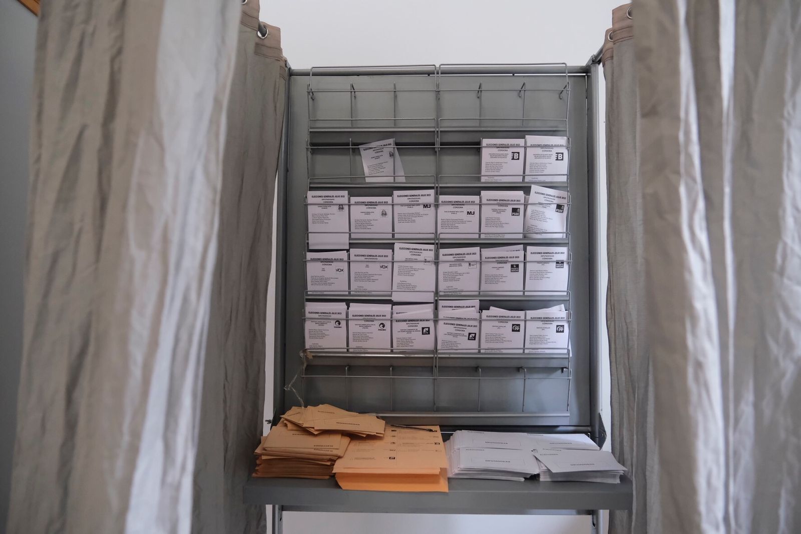 La jornada electoral en Córdoba, en imágenes