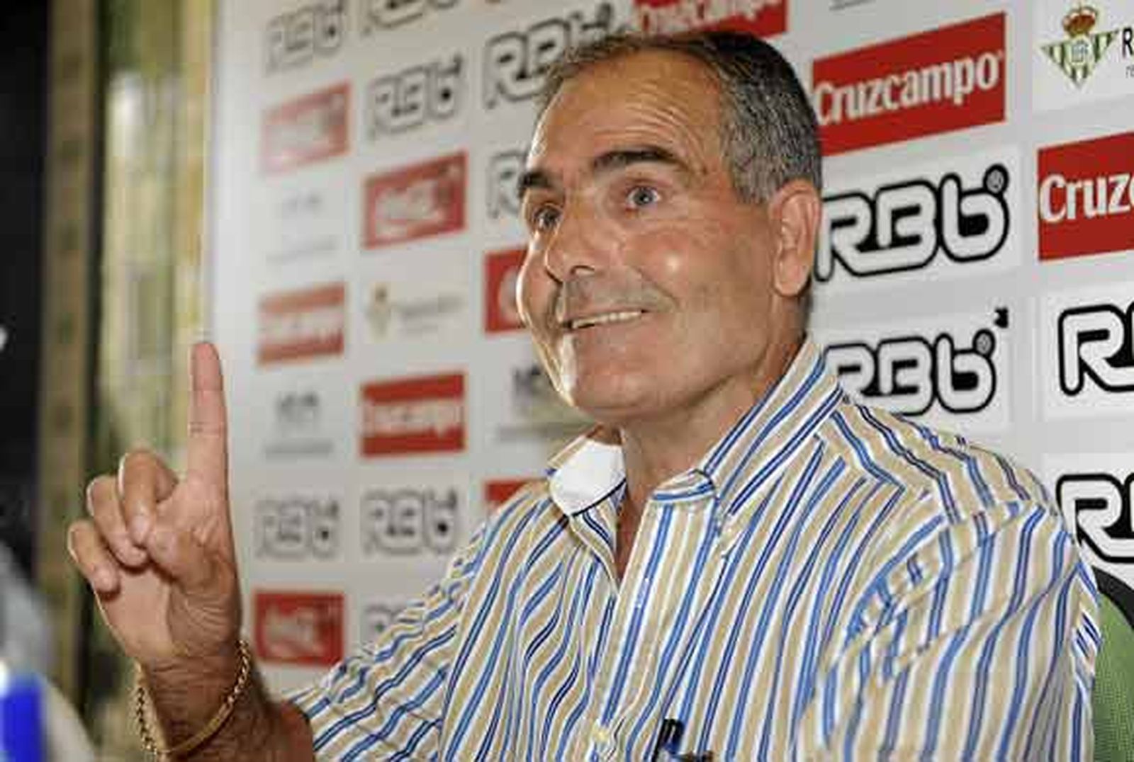 Oliver, más solo que nunca