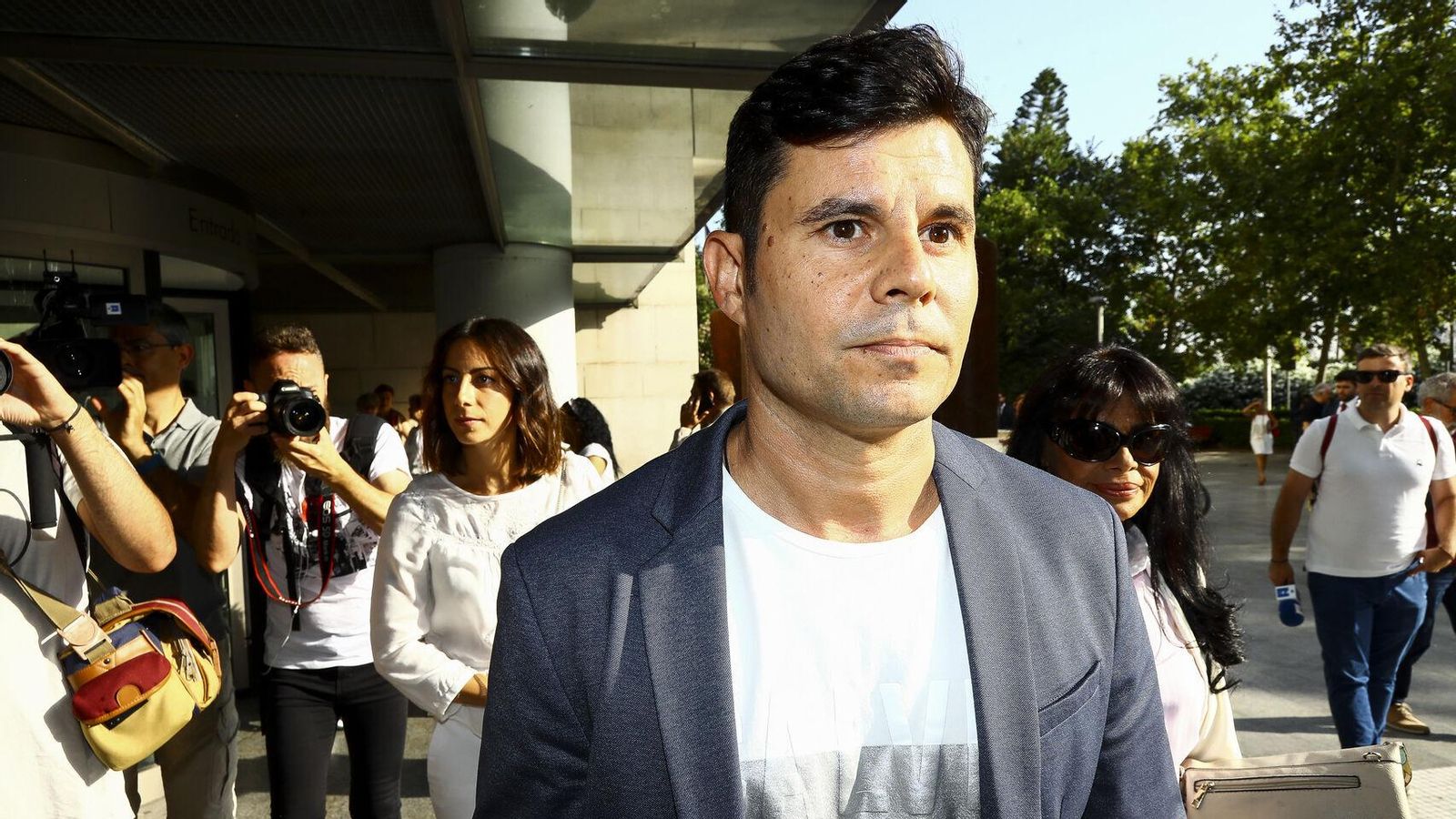 Javier Sánchez Santos, a las puertas de los juzgados de Valencia.