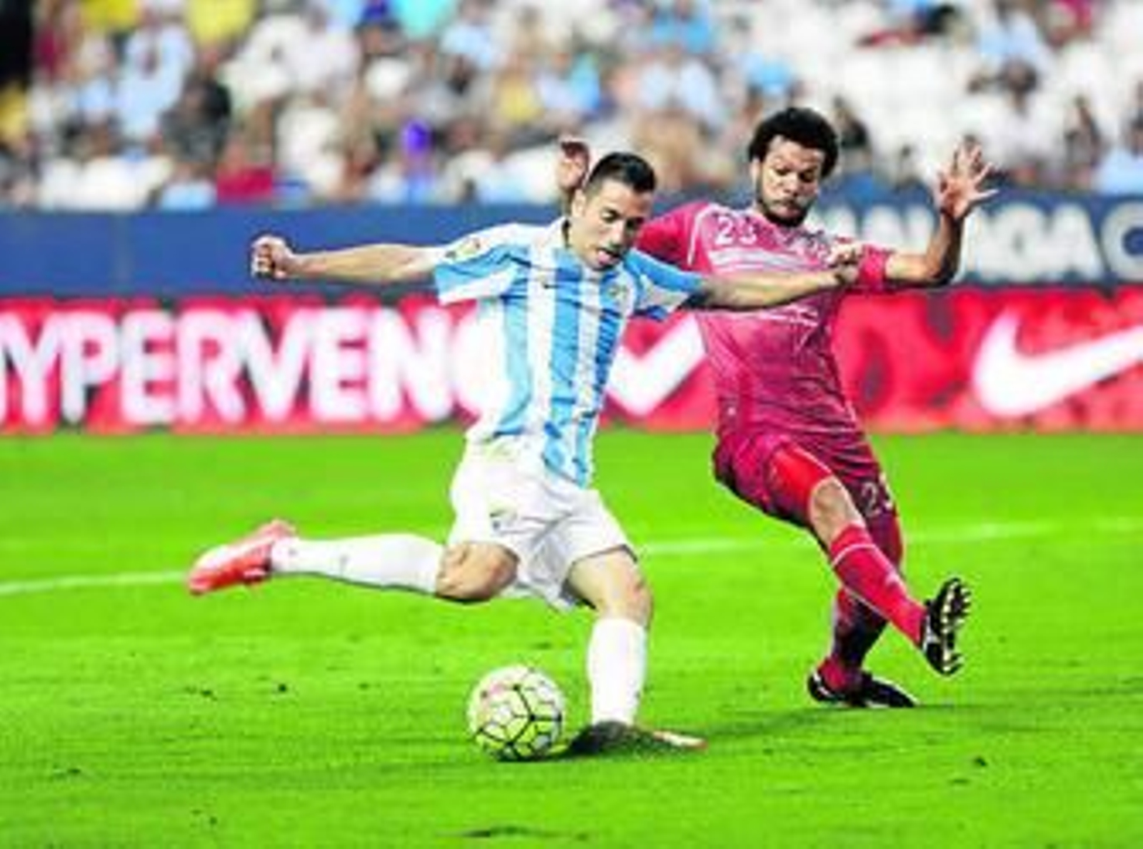 El Málaga se modela a base de goles (2-0)