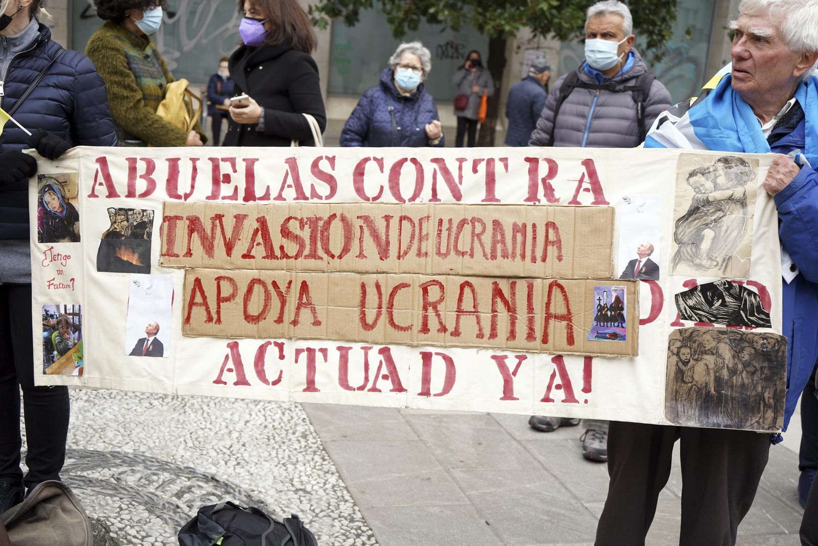 Así ha sido la concentración de solidaridad con el pueblo ucraniano en Granada