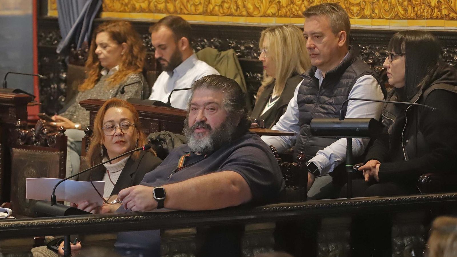 Antonio Gallardo -en el centro de la foto- durante su intervención en el Pleno del Ayuntamiento de Algeciras, el pasado día 11.