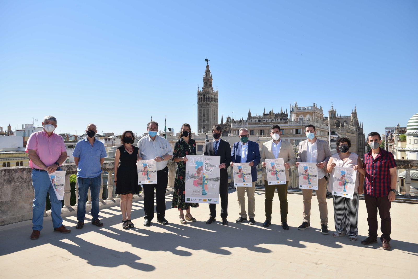 Los participantes en la presentación del Open Ciudad de Sevilla de ajedrez.
