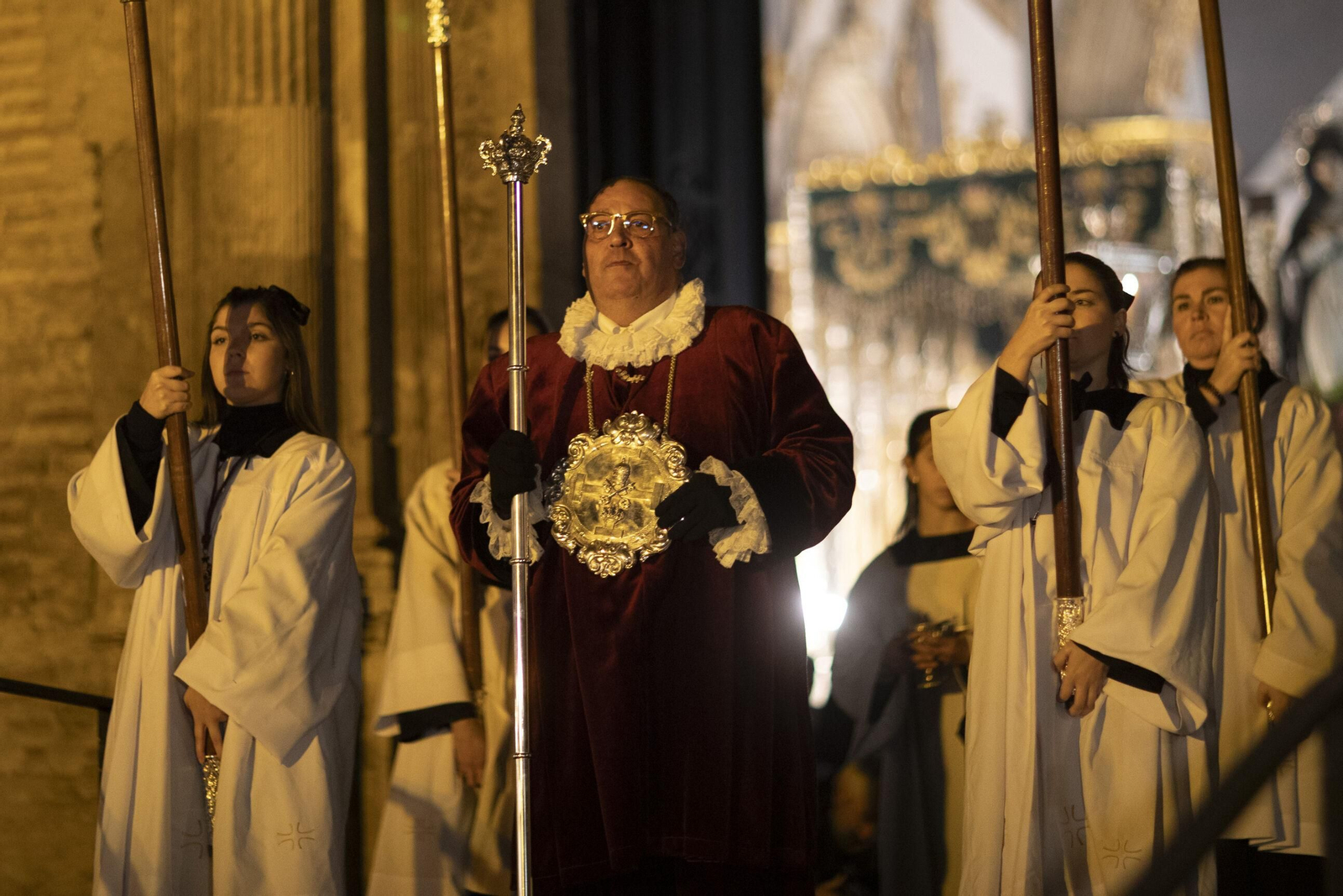 Fotos: Sepulcro hace su estación de penitencia