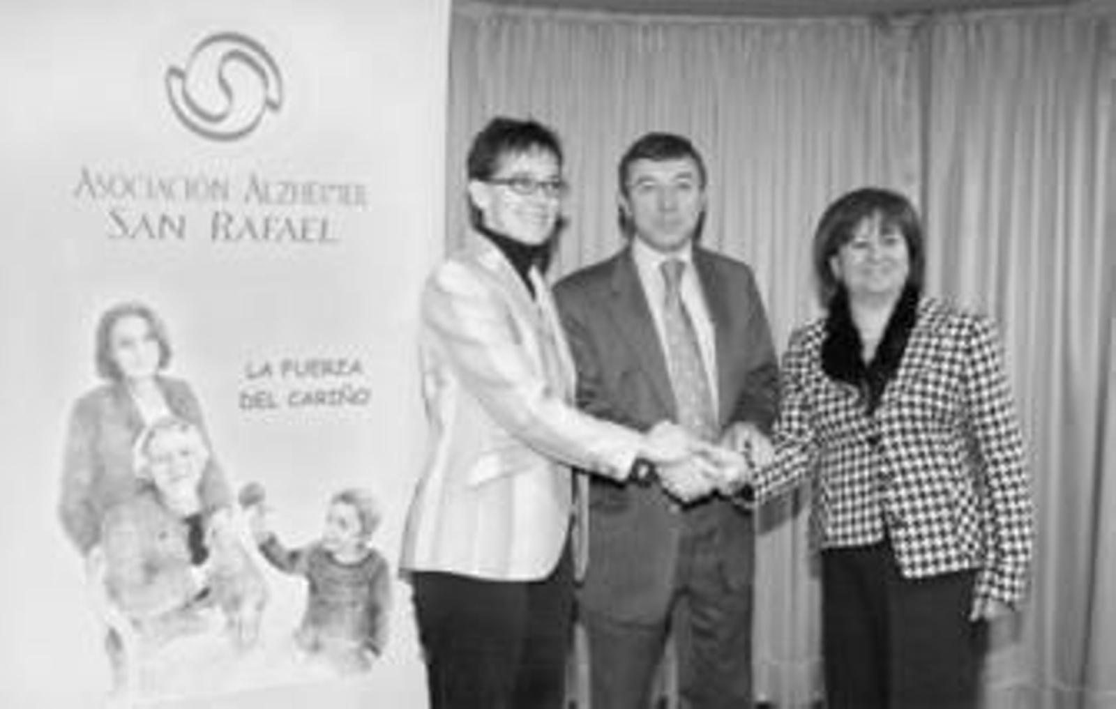 Ascensión Gómez, a la derecha, con representantes de la Fundación CIEN.