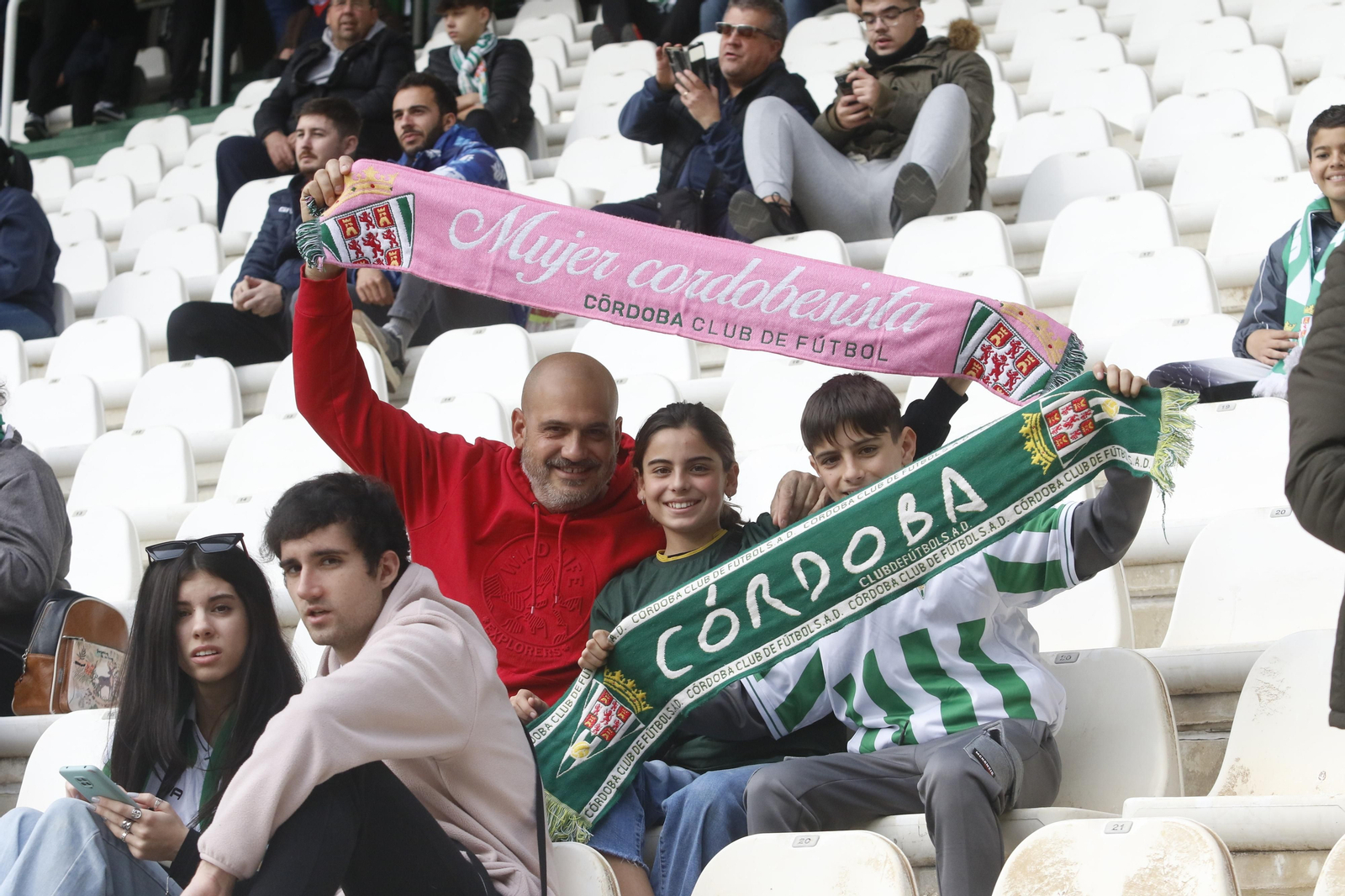 Las mejores fotos del ambiente en El Arcángel para el Córdoba CF - Intercity
