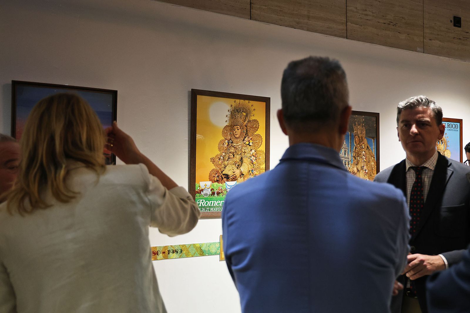 Imágenes de la inauguración de la exposición 'Sueños de Rocío. Carteles de Romería'.